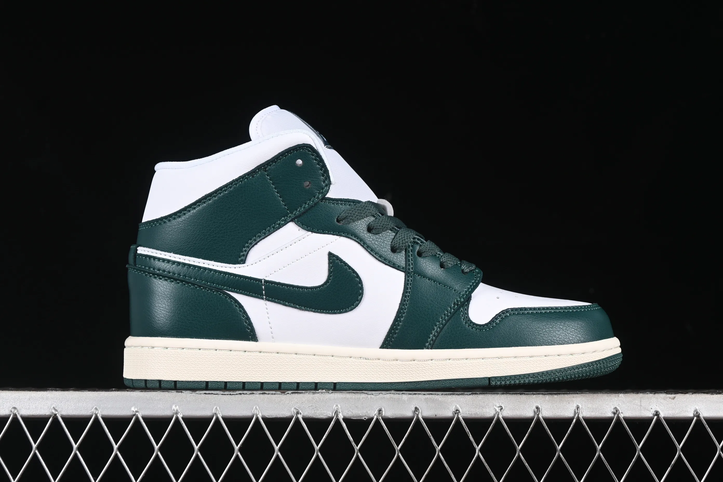 All categories Air Jordan Jordan series basketball shoes Air Jordan 1 Mid Air Jordan 1 Mid "Oxidized Green" AJ1 Joe 1 white and green color Zhongbang basketball shoes BQ6472-133